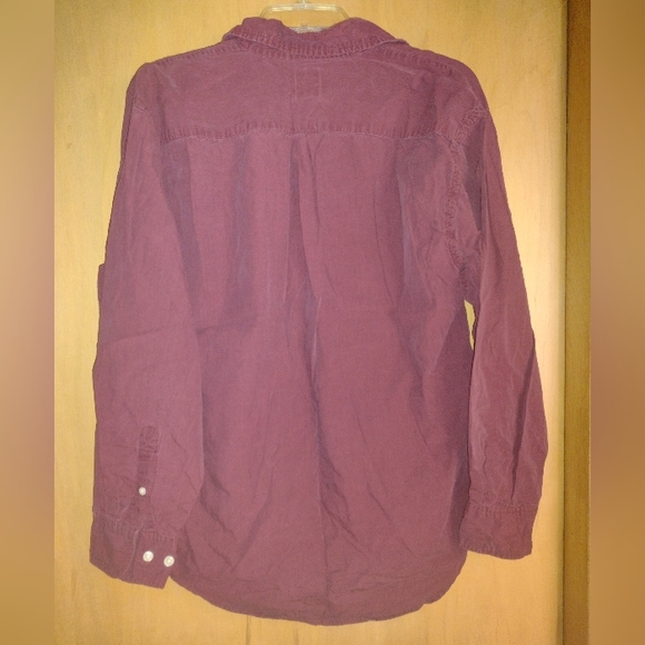 Gap Red Corduroy Button Up Shirt Size Medium - Picture 2 of 4